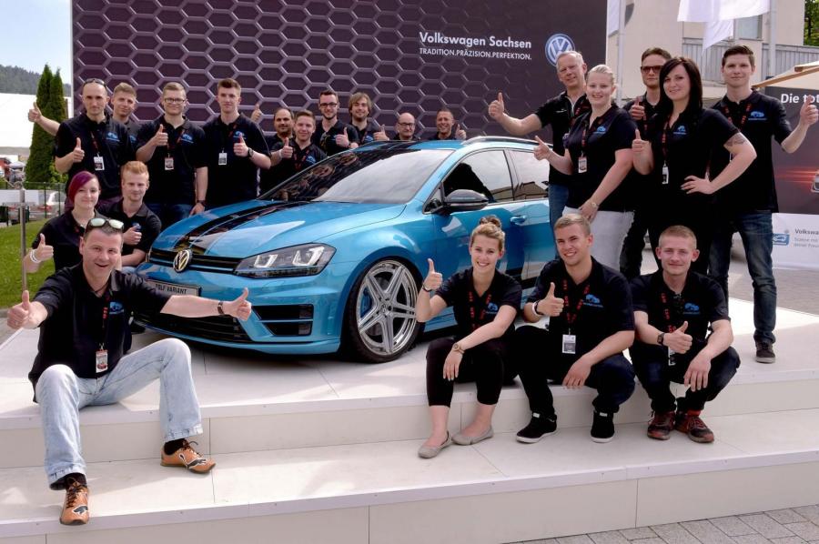  Volkswagen Golf Variant Biturbo Edition 2015 года  (фото 2 из 10)